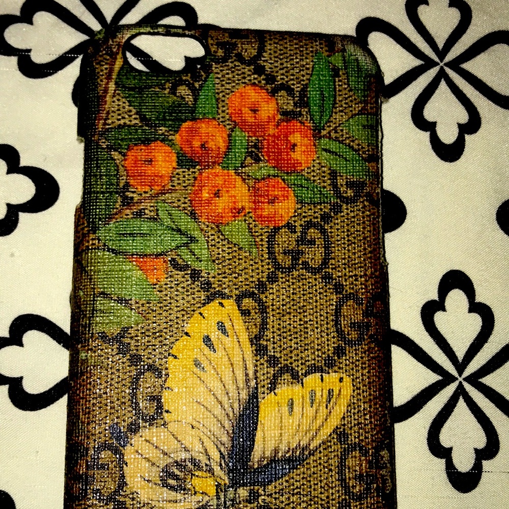 Authentic Gucci iPhone 7/8 case - Picture 3 of 5